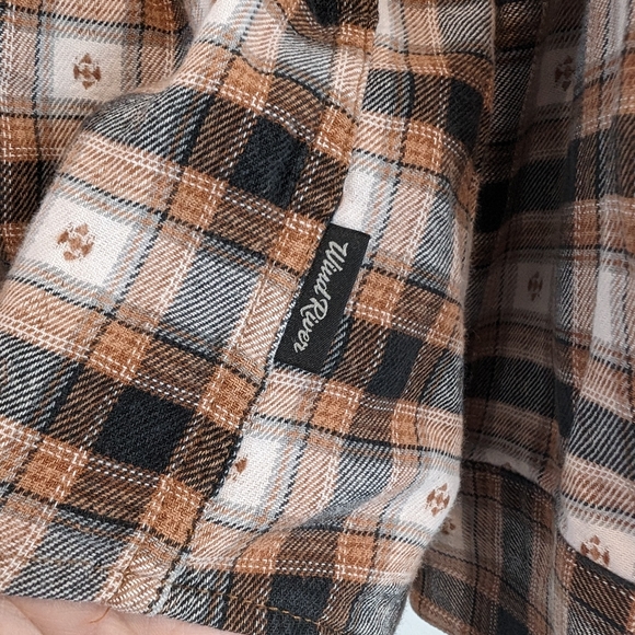 WindRiver woman's shirt size M - Picture 5 of 8